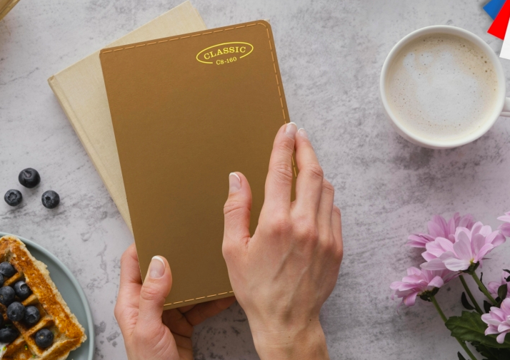 tai-sao-ban-nen-so-huu-cho-minh-mot-cuon-so-a4-bia-da